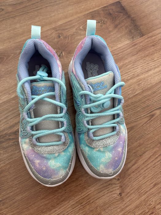 Skechers nr 29.