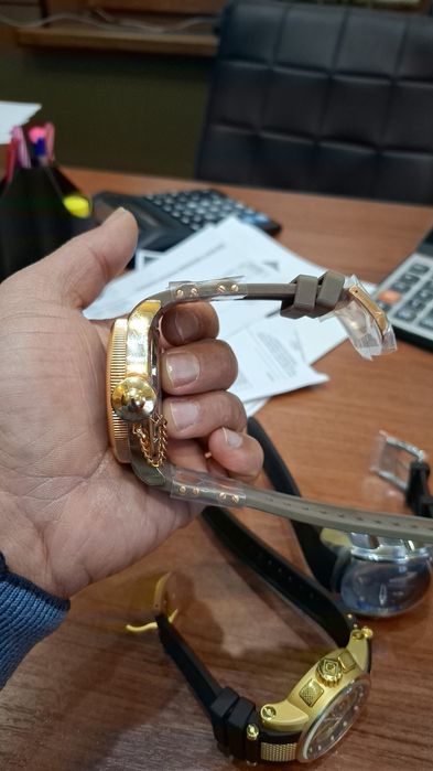 Продаётся наручные часы