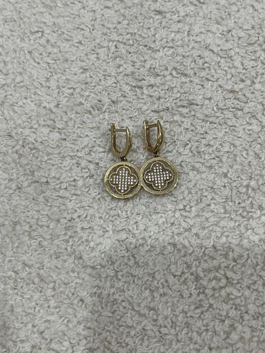 Золотые серьги 585