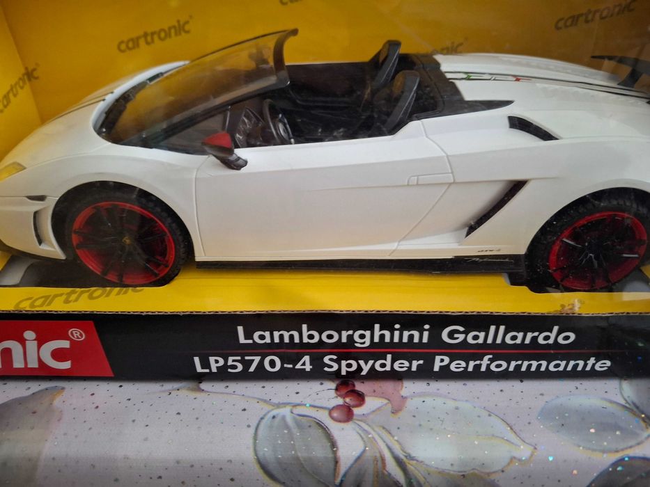 Mașinuță de jucărie  cu telecomandă