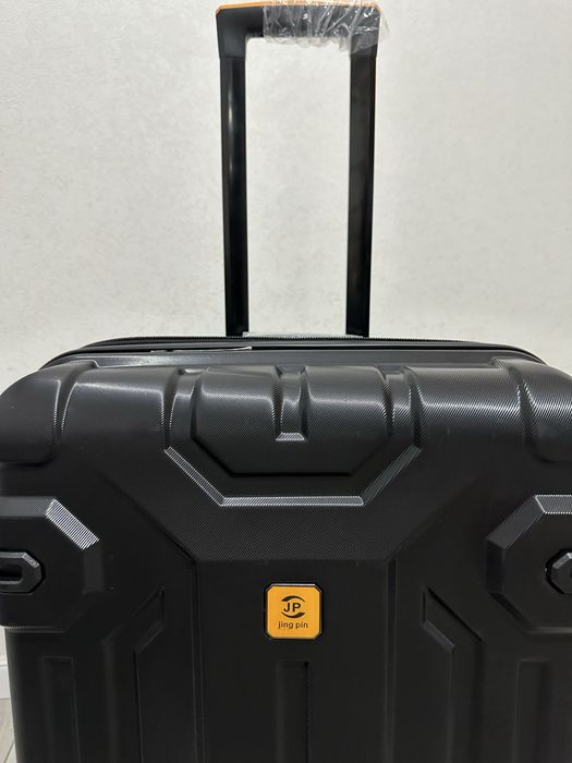 Продам чемодан