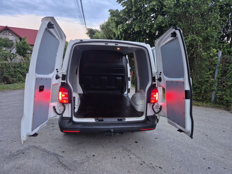 Vând Wv Transporter T6 2,0 Tdi Fab 2016// Km 130500  Reali// 102 CP