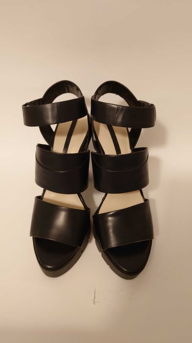Sandale Zara cu platforma