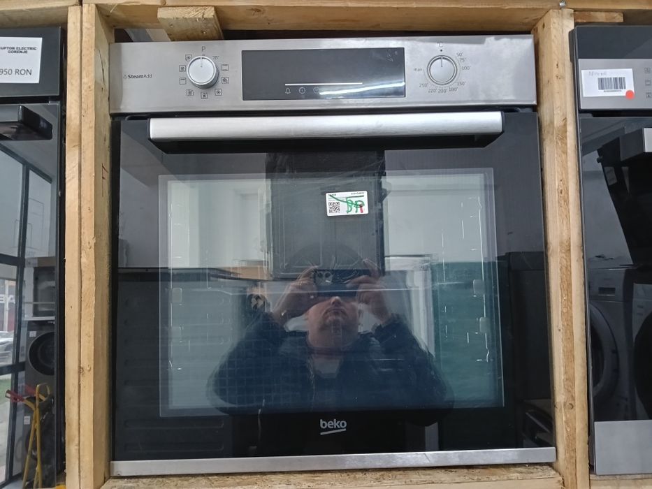 Cuptor incorporabil Beko