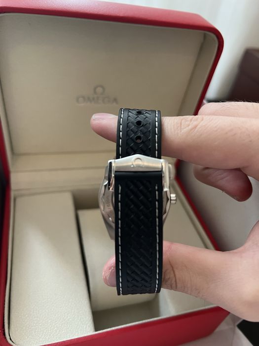 Vand Omega Seamaster Aqua Terra (White dial) nu rolex