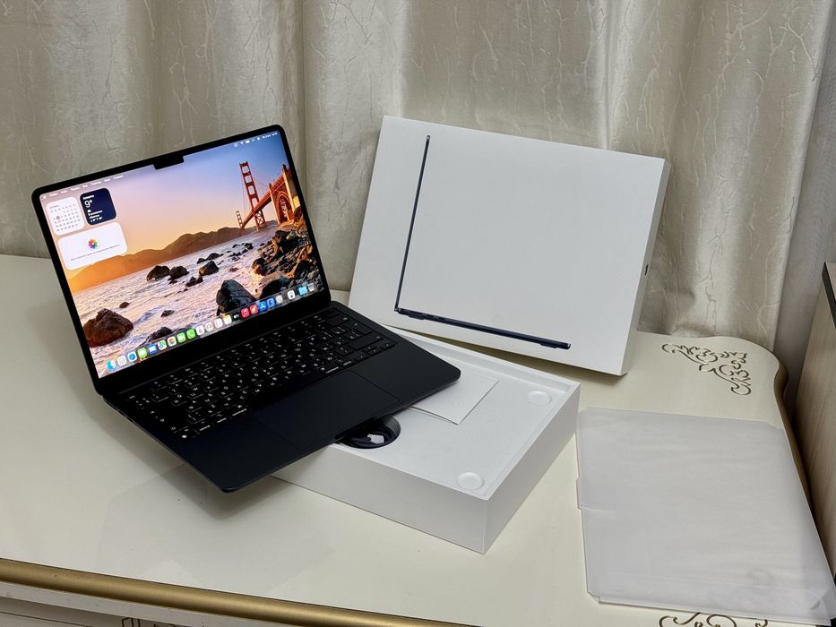 Aplle MacBook Air , 2025г, 16:Озу/ Процессор: M3