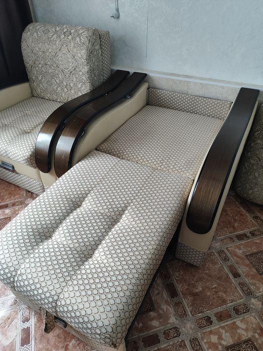 Продам диван +1 кресло б/у