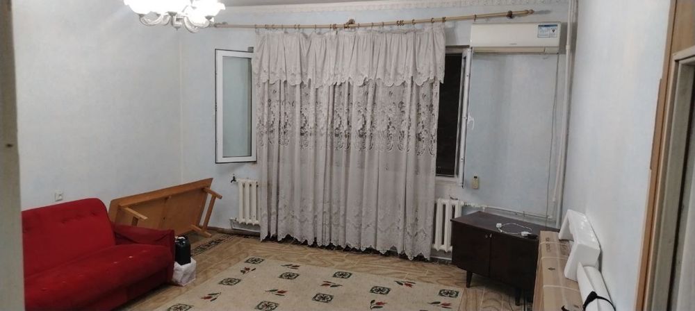 С даётся в аренду 2 х комнатная квартира в центре дружбе народов