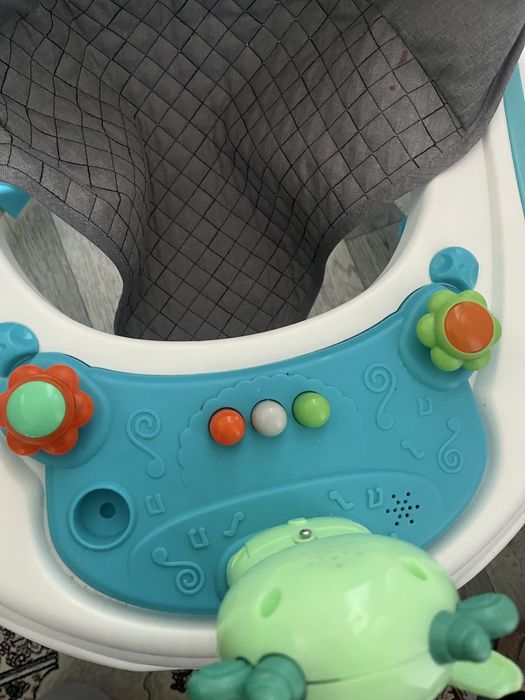 Продам детский ходунок новый