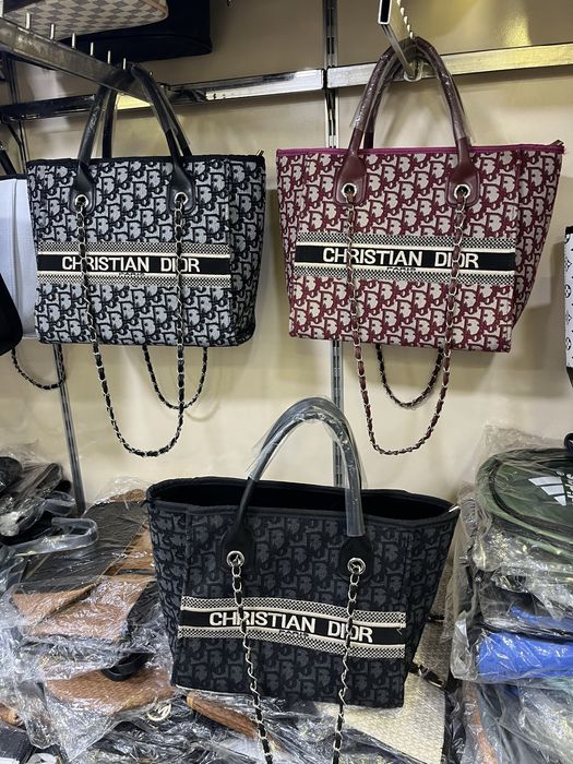 Различни брандове chanel ,celıne,pınko.chrıstıan малки и големи чанти