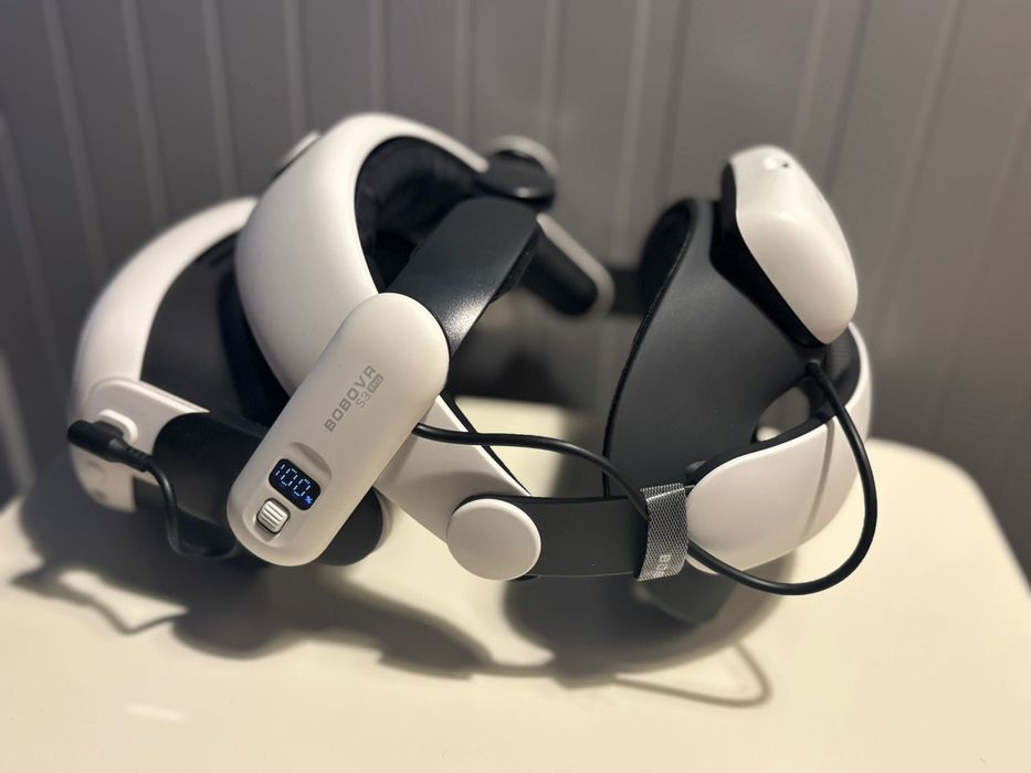 VR QUEST 3 cu strap și baterie externă