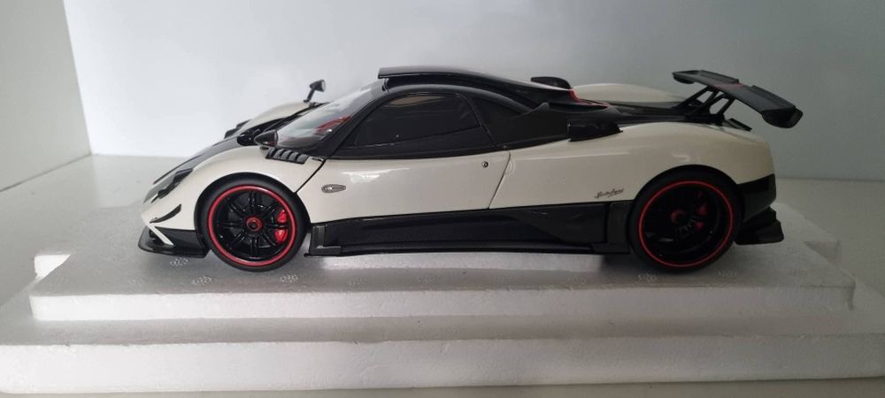 Pagini Zonda Cinque  - scara  1 :18 Almost Real