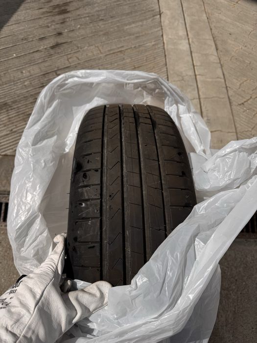Vând Hankook Ventus Prime 4 215 65 R17 dot 3324