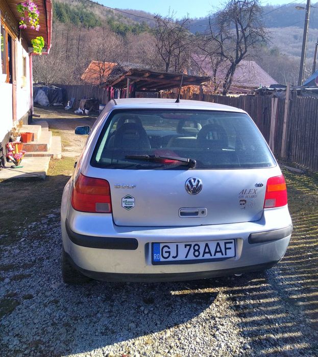 Vând golf 4 1.6 benzina