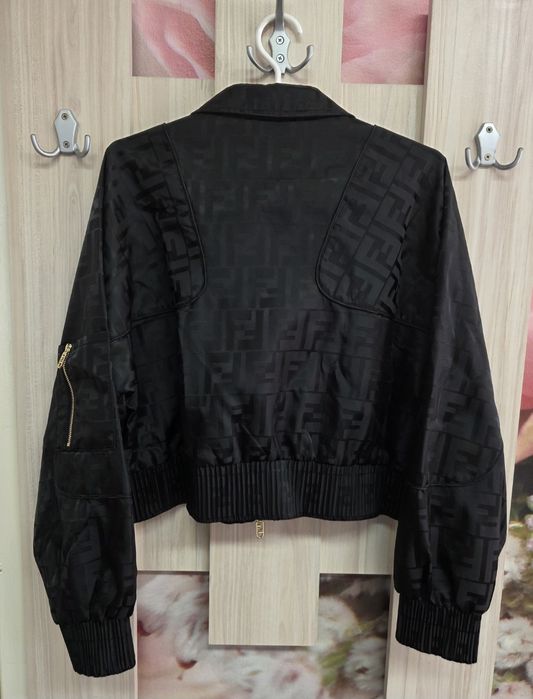 Яке Fendi наличено