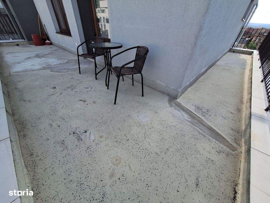 Apartament cu 3 camere, 2 terase, parcare, zona Sub Cetate