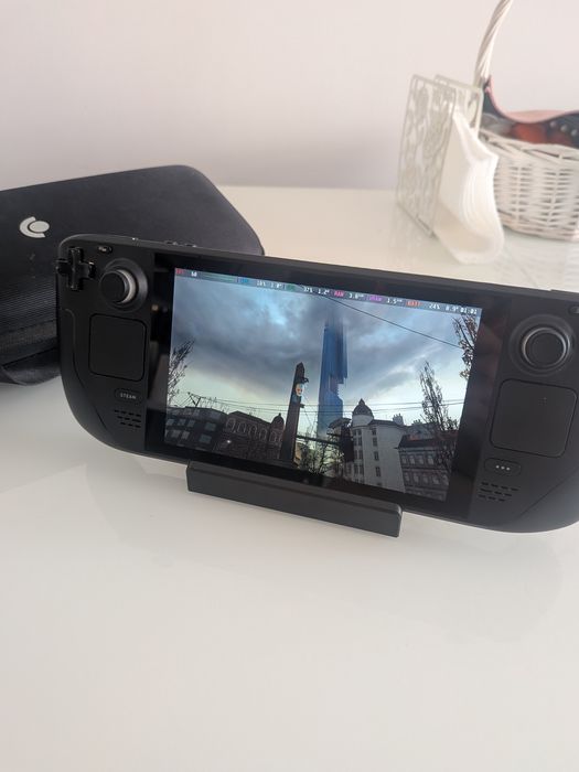 Steam Deck 64 + 256 LCD + оригинална докинг станция Valve