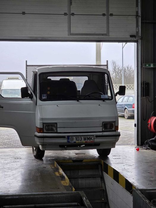 Nissan Trade 2.0 D basculabil trilateral