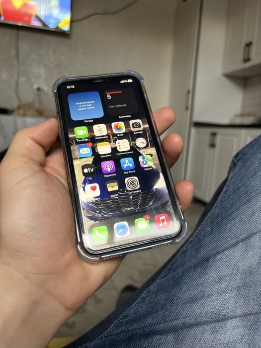 Продам Айфон 11.