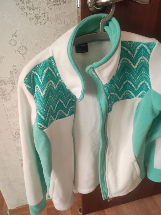 Продам флисовую кофту