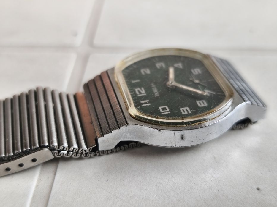 Механичен часовник Победа / зелен циферблат