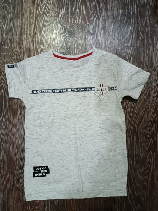 Продам куртку на мальчика 8-9 лет 5000 т