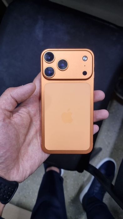 Продам iphone 11 64 в корпусе 17 про