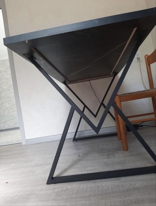 Продаётся стол в стиле Loft