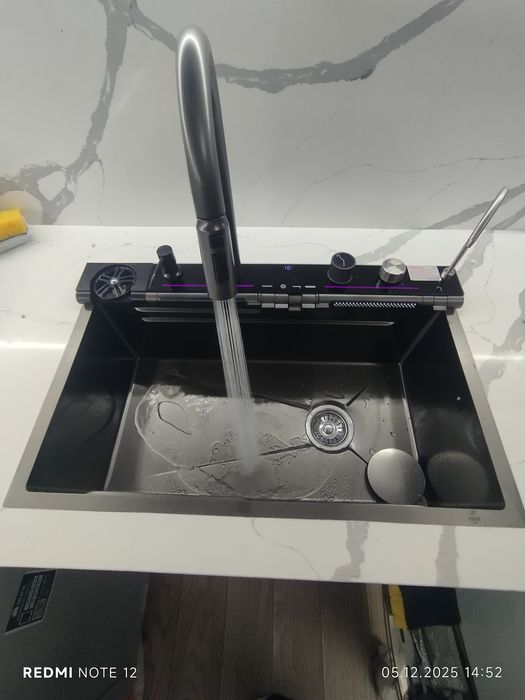 Кухонный мойки и смесители