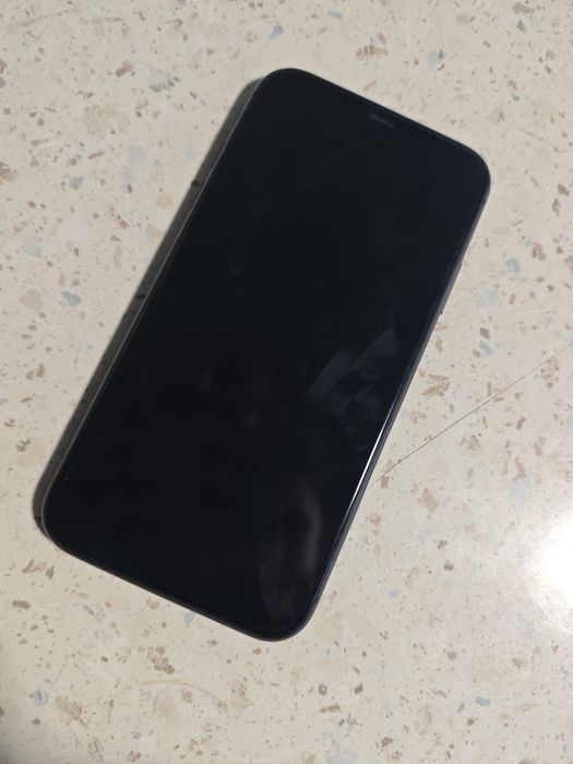 Обменяю айфон 11