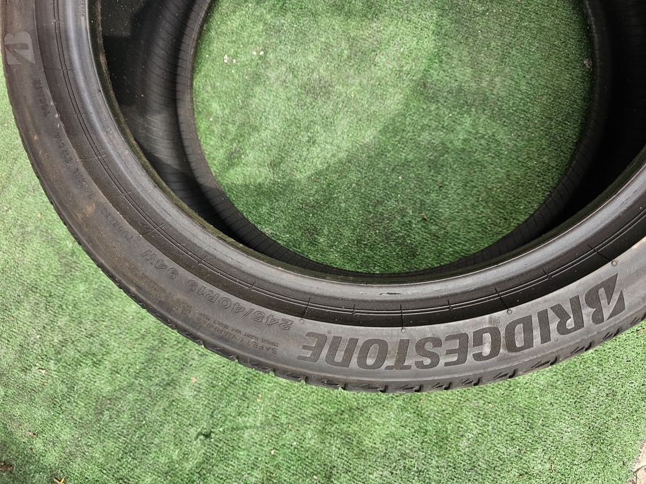 245 40 19 vara bridgestone