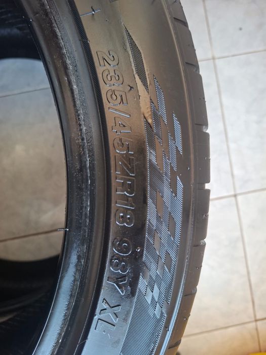 Продаются шины 235/45ZR18