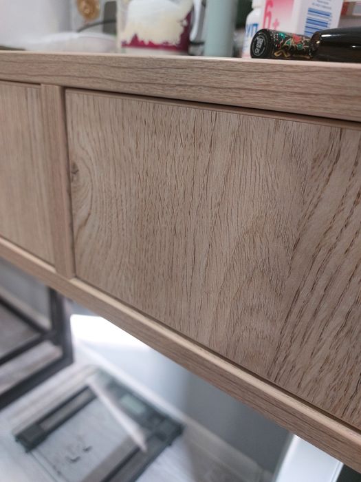 Консоль в спальню продам мебель