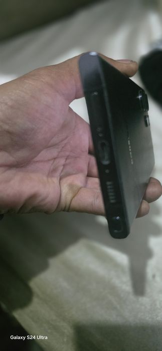 Samsung s 23 ultra 256 есть по корпусу касяки