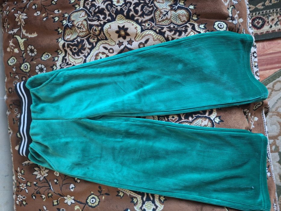 Костюм брючный на девочку