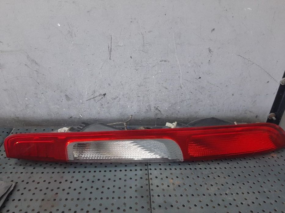 Stop tripla lampa dreapta ford focus 2 hatchback 4m5113404a