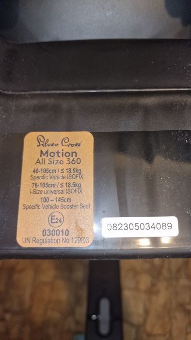 Vând scaun auto rotativ 360 Silver Cross Motion All Size Space
Scaunu