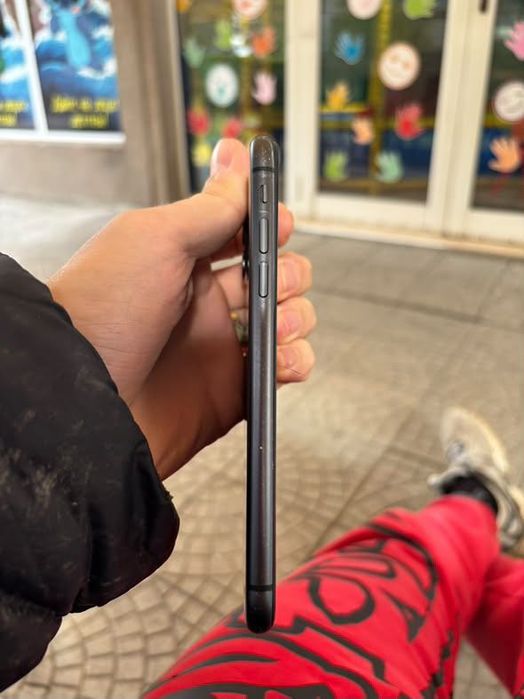 iPhone 11 64gb с кутия