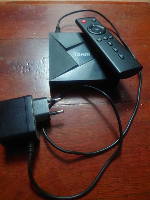 Android TV box Tanix tx9 pro.