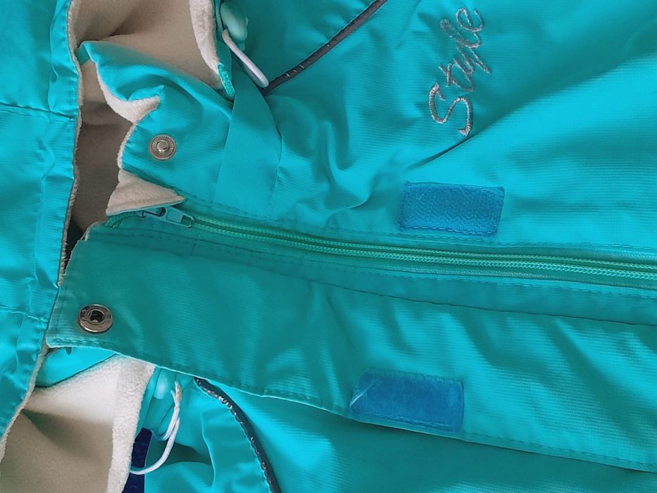 Продам две куртчоки весна в идеальном сост