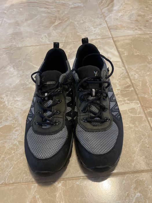 Lucruri de vanzare(incaltaminte sportiva, manusi de box)