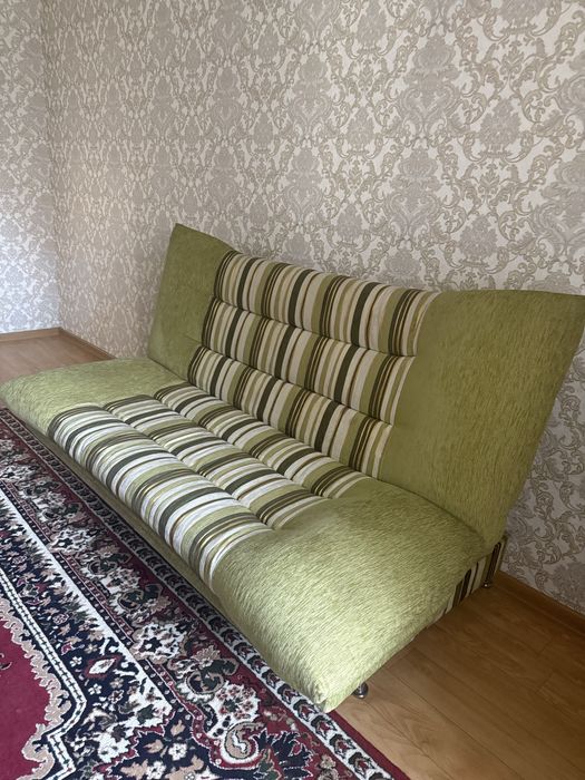 Продам диван в хорошем состоянии.