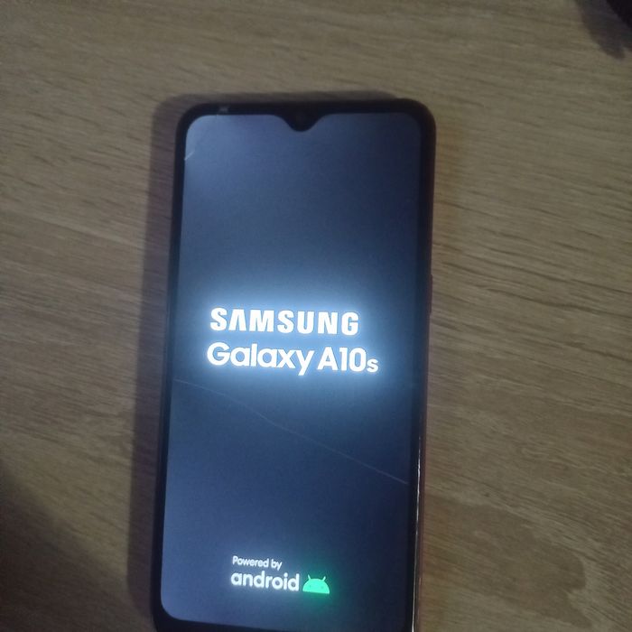 Сотовы телефон самсунг 10а