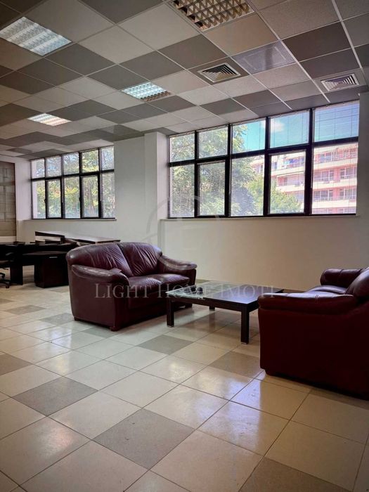 Продава се Офис в Пловдив, Център - 240 кв.м за 1428 €/кв.м - Снимка #1