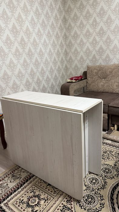 Стол в идеальном состояний