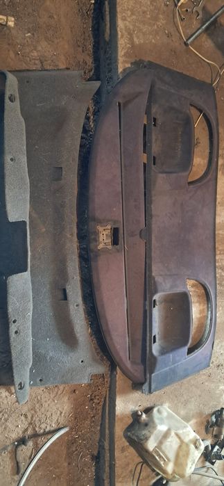 Задний кожаный диван