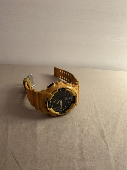 Часовник G-Shock (жълт)