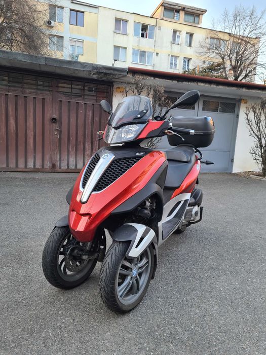 Scuter Piaggio MP3 300