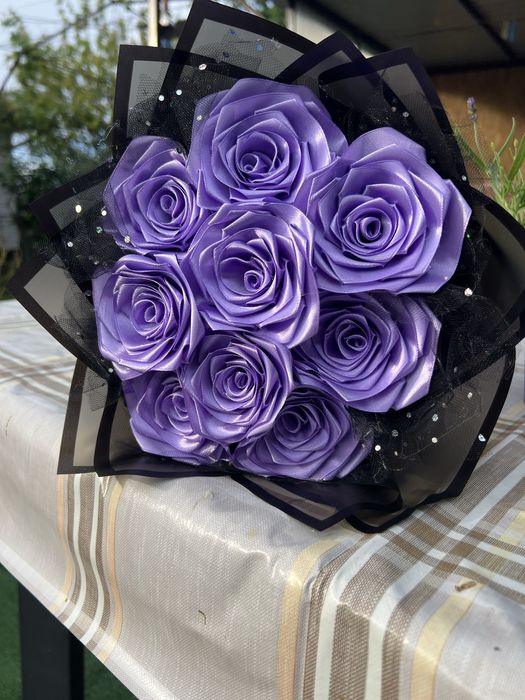 buchet trandafiri de satin