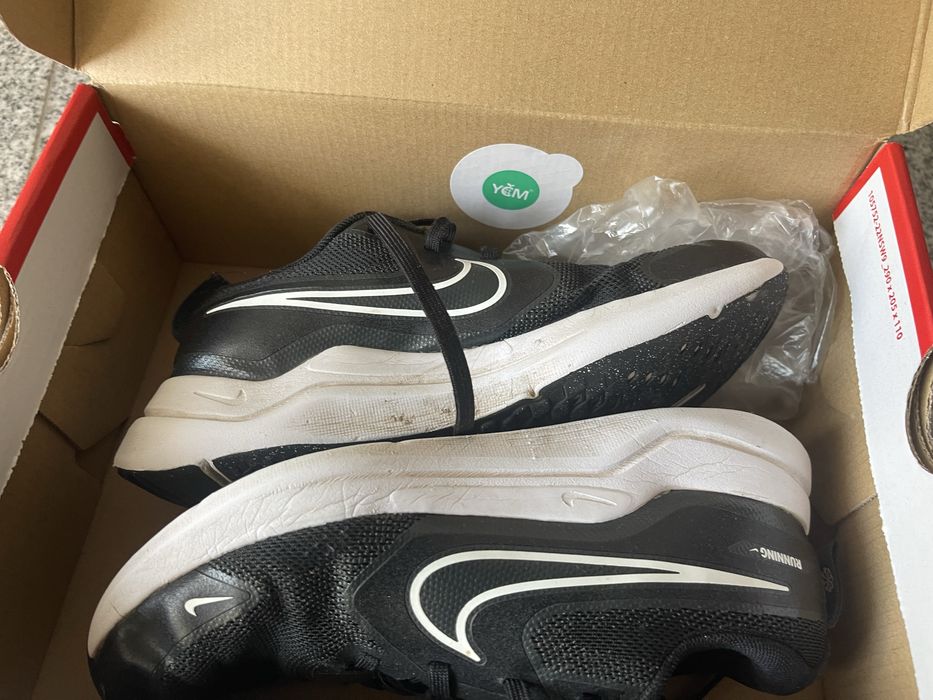 Маратонки Nike, запазени.